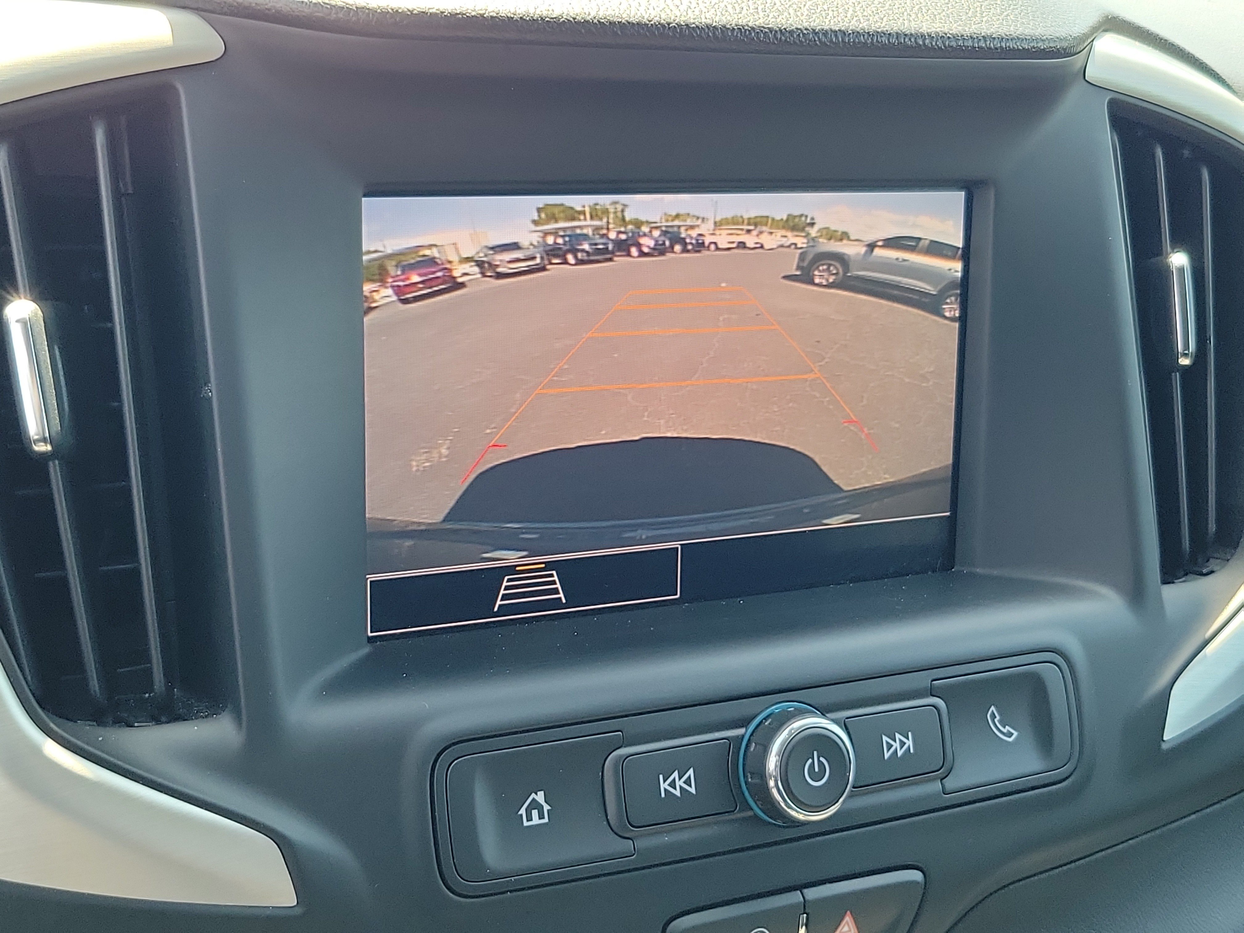Used 2024 GMC Terrain SLE AWD/4WD image 28