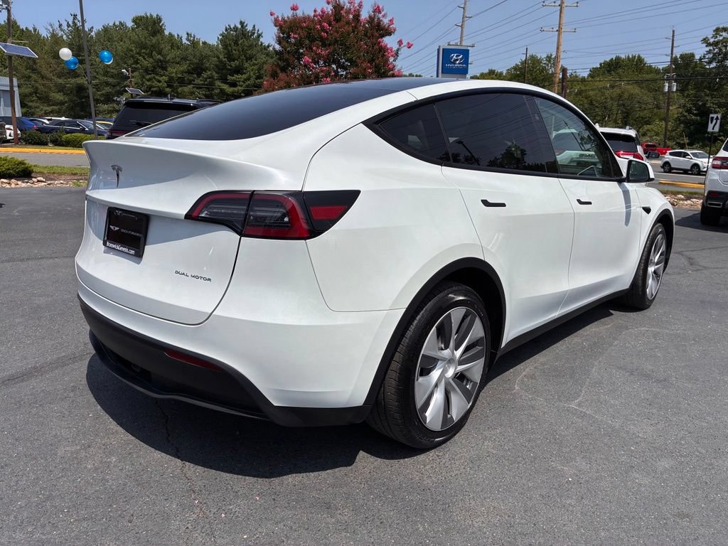 Used 2024 Tesla Model Y Long Range AWD/4WD image 7