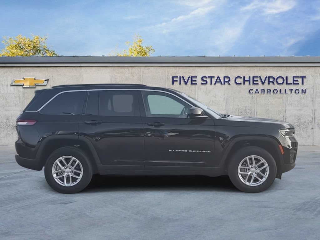 Used 2025 Jeep Grand Cherokee Laredo X RWD image 9