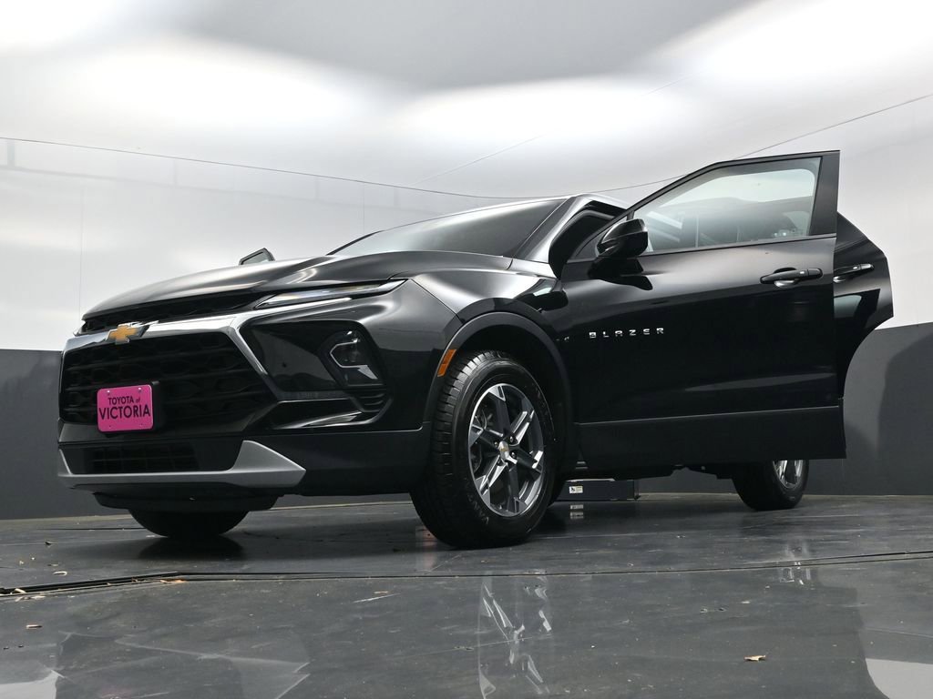 Used 2025 Chevrolet Blazer LT FWD image 29