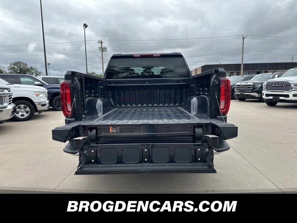Used 2024 GMC Sierra 1500 SLT w/ SLT Premium Package AWD/4WD image 2