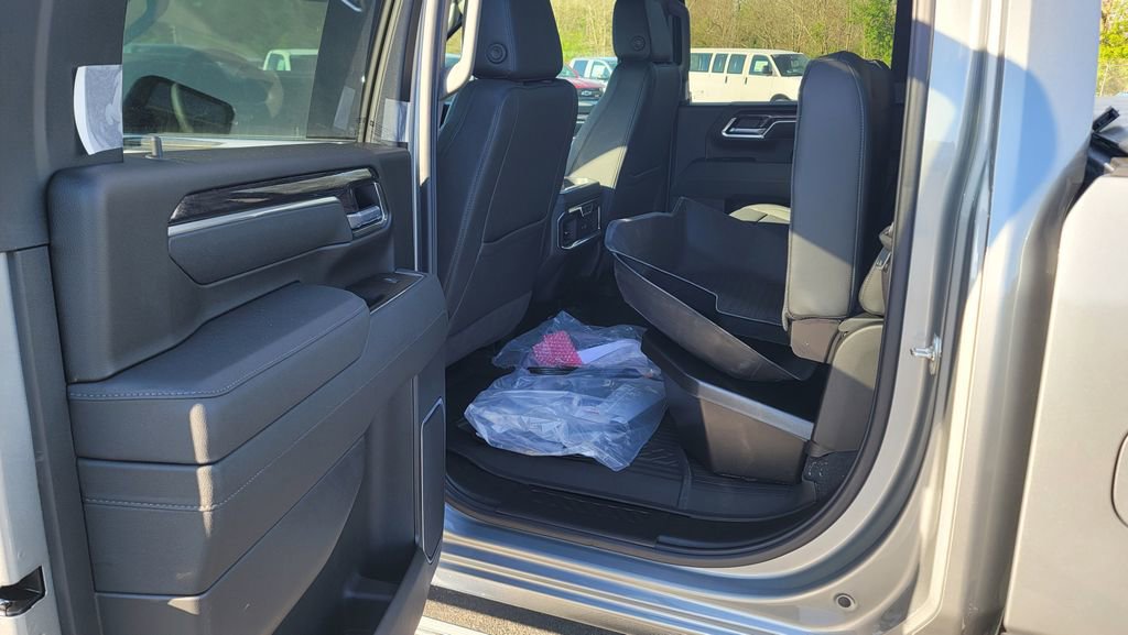 New 2026 Chevrolet Silverado 2500 LTZ w/ LTZ Convenience Package AWD/4WD image 25