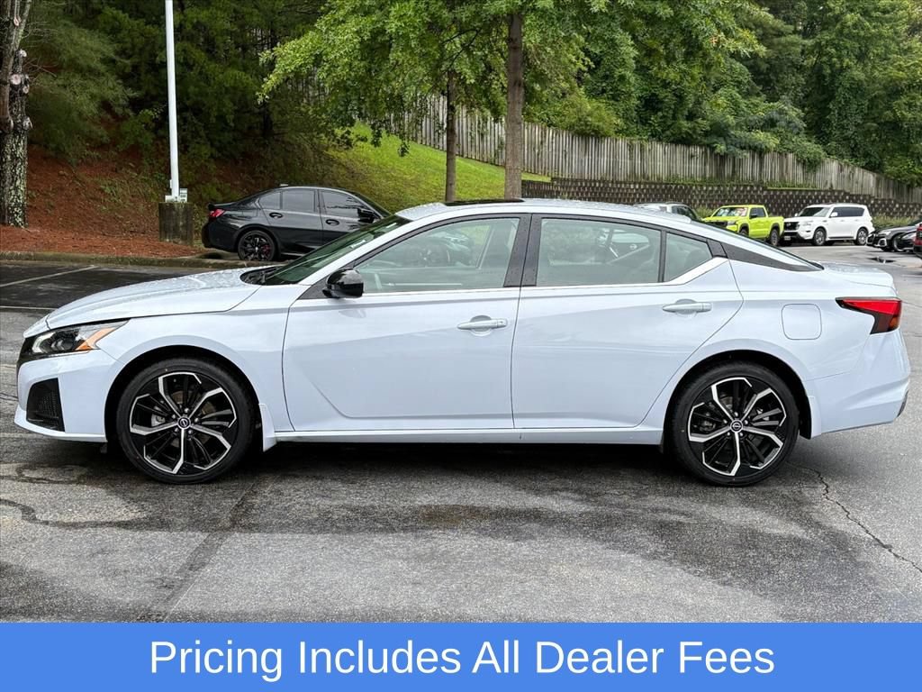 Used 2024 Nissan Altima 2.5 SR w/ SR Premium Package AWD/4WD image 5