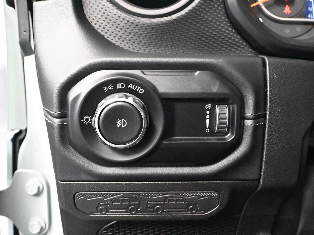 Used 2024 Jeep Wrangler Unlimited Rubicon w/ Convenience Group image 30