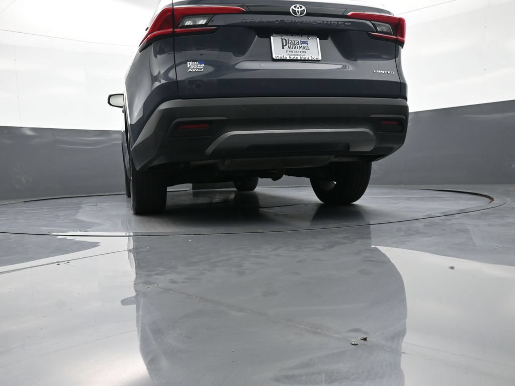Certified 2024 Toyota Grand Highlander AWD image 32