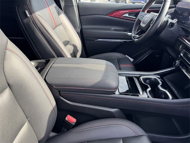 Certified 2025 Chevrolet Traverse RS image 6