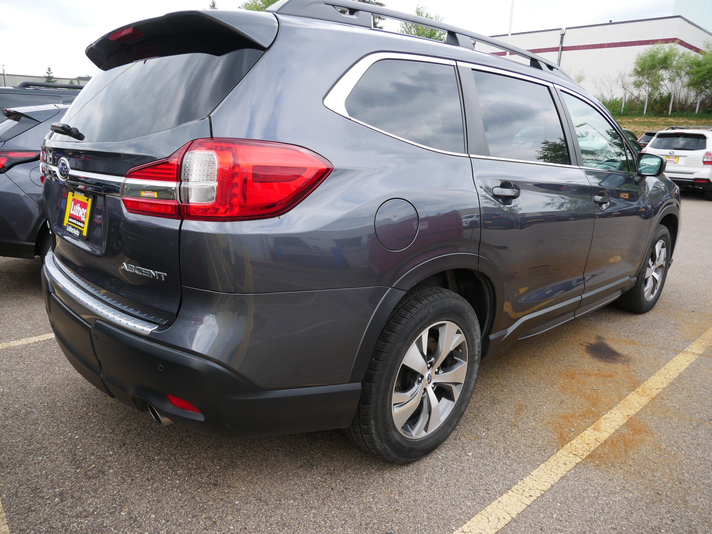 Used 2021 Subaru Ascent Premium w/ Convenience Package AWD/4WD image 5