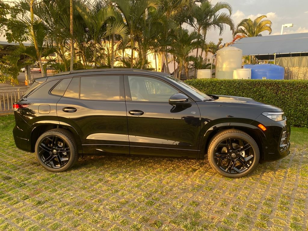 New 2026 Volkswagen Tiguan SE R-Line FWD image 26