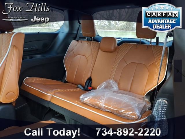 New 2026 Chrysler Pacifica Pinnacle w/ Trailer Tow Group image 11