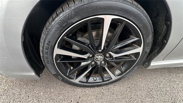 Used 2019 Toyota Camry XSE image 9