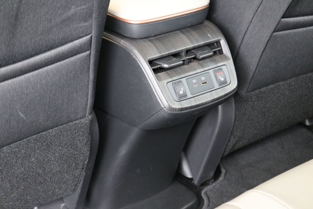 Used 2023 Nissan Ariya AWD image 26