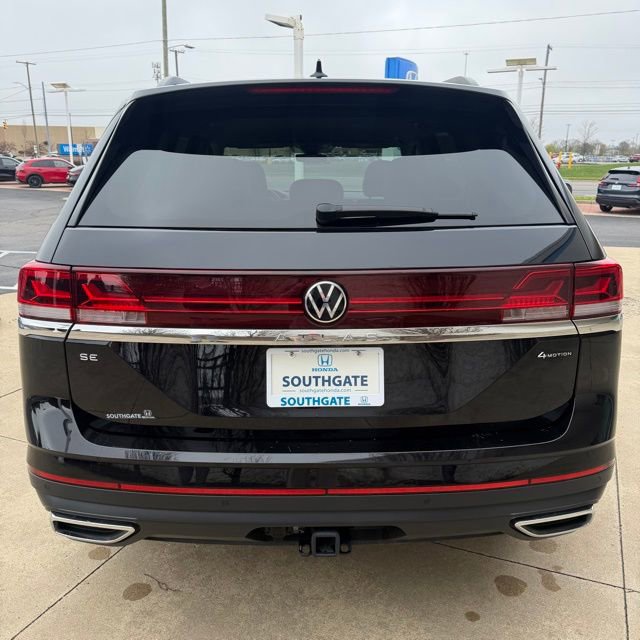Used 2025 Volkswagen Atlas SE AWD/4WD image 4