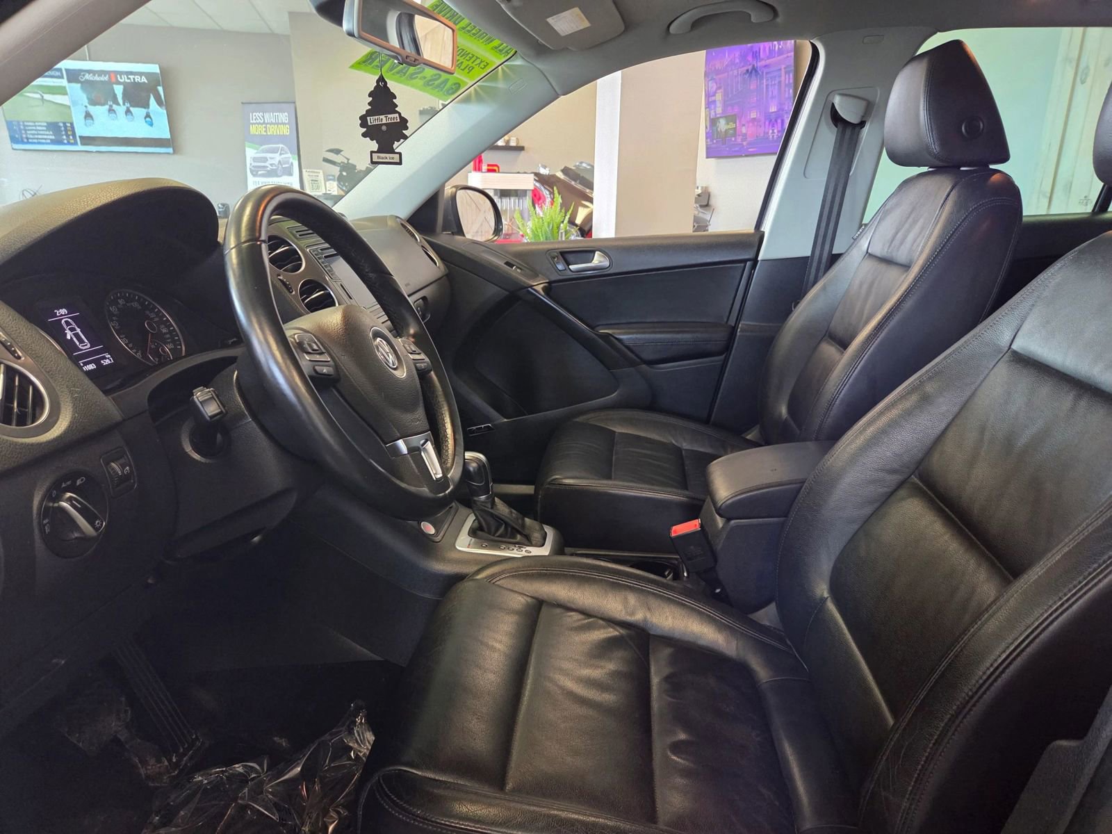 Used 2016 Volkswagen Tiguan SEL image 17