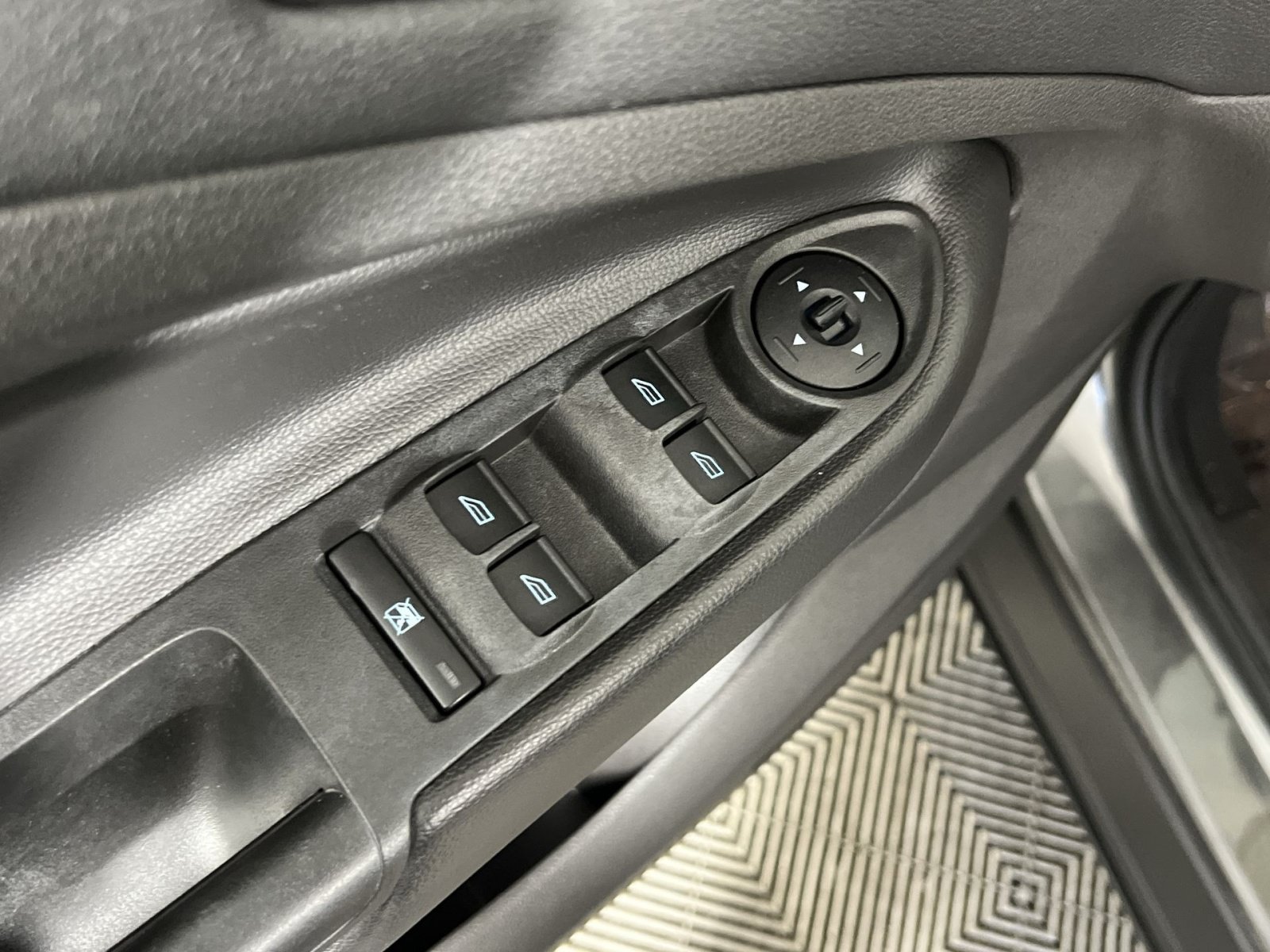 Used 2017 Ford Escape S FWD image 15