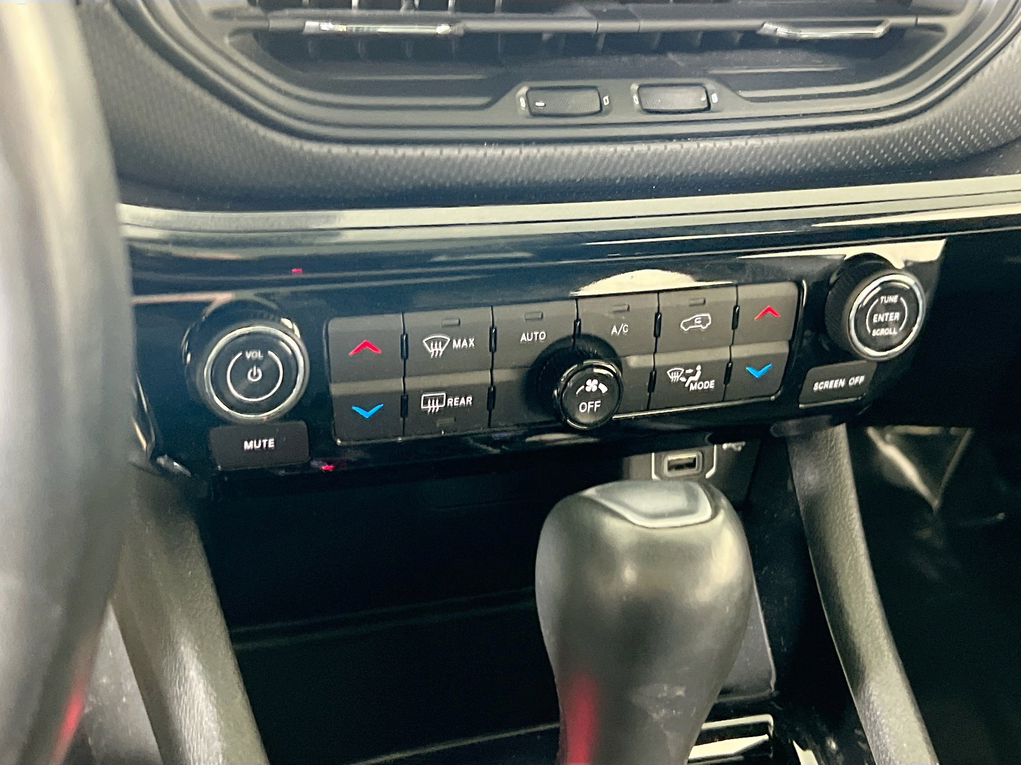 Used 2022 Jeep Compass Altitude w/ Sun and Sound Group image 15