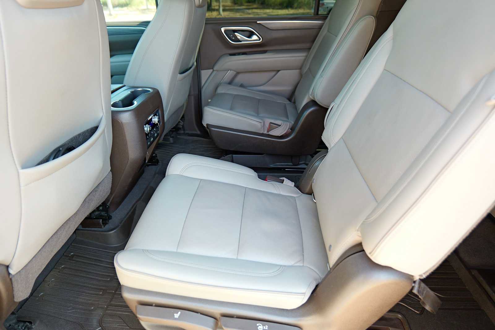 Used 2021 GMC Yukon XL SLT w/ SLT Luxury Plus Package image 23