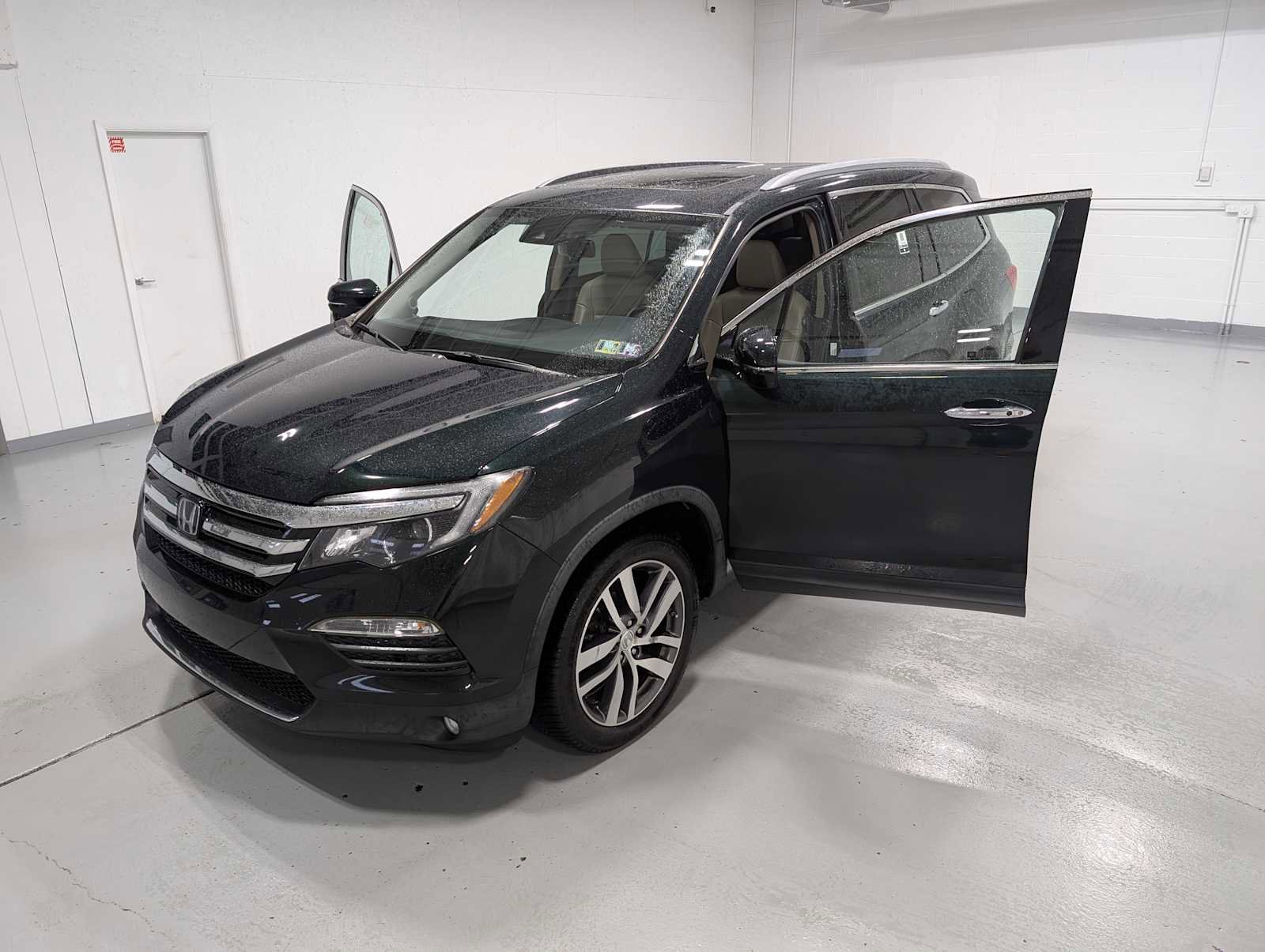 Used 2016 Honda Pilot Touring image 15