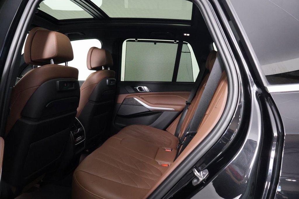 Used 2023 BMW X5 xDrive45e w/ Executive Package image 11