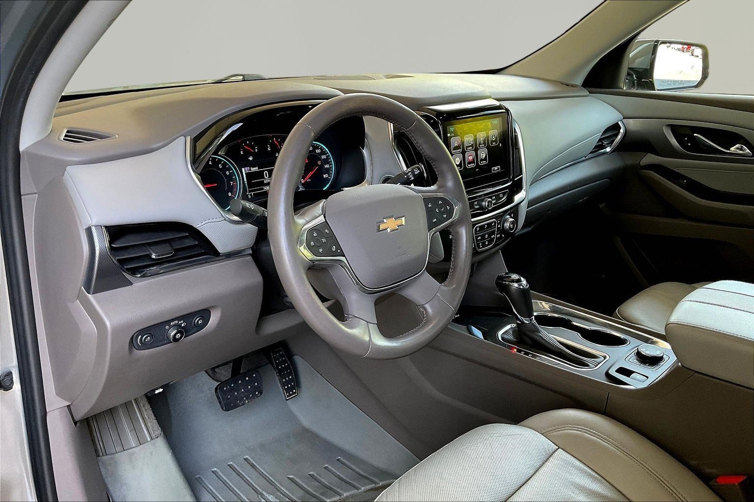 Used 2019 Chevrolet Traverse Premier AWD/4WD image 16