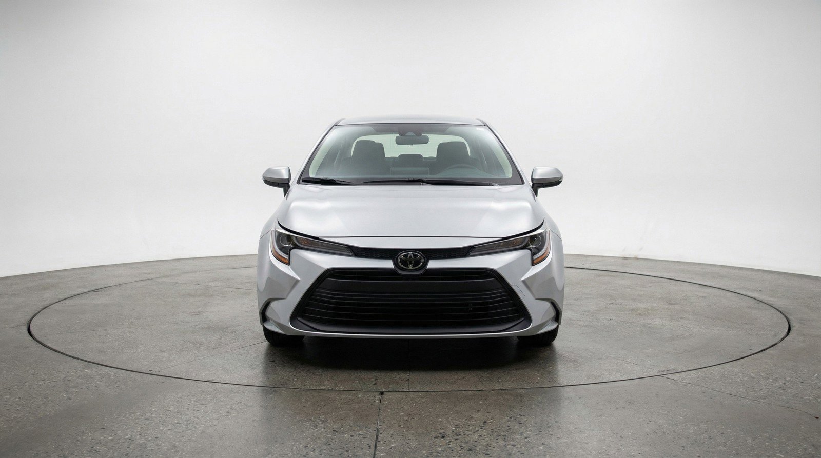 Used 2025 Toyota Corolla LE FWD image 2