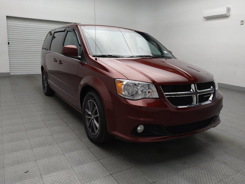 Used 2017 Dodge Grand Caravan SXT image 13