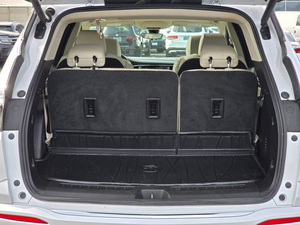 Used 2023 Buick Enclave Avenir w/ Avenir Technology Package AWD/4WD image 15