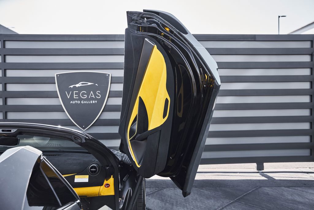 Used 2026 McLaren 750S Spider image 31