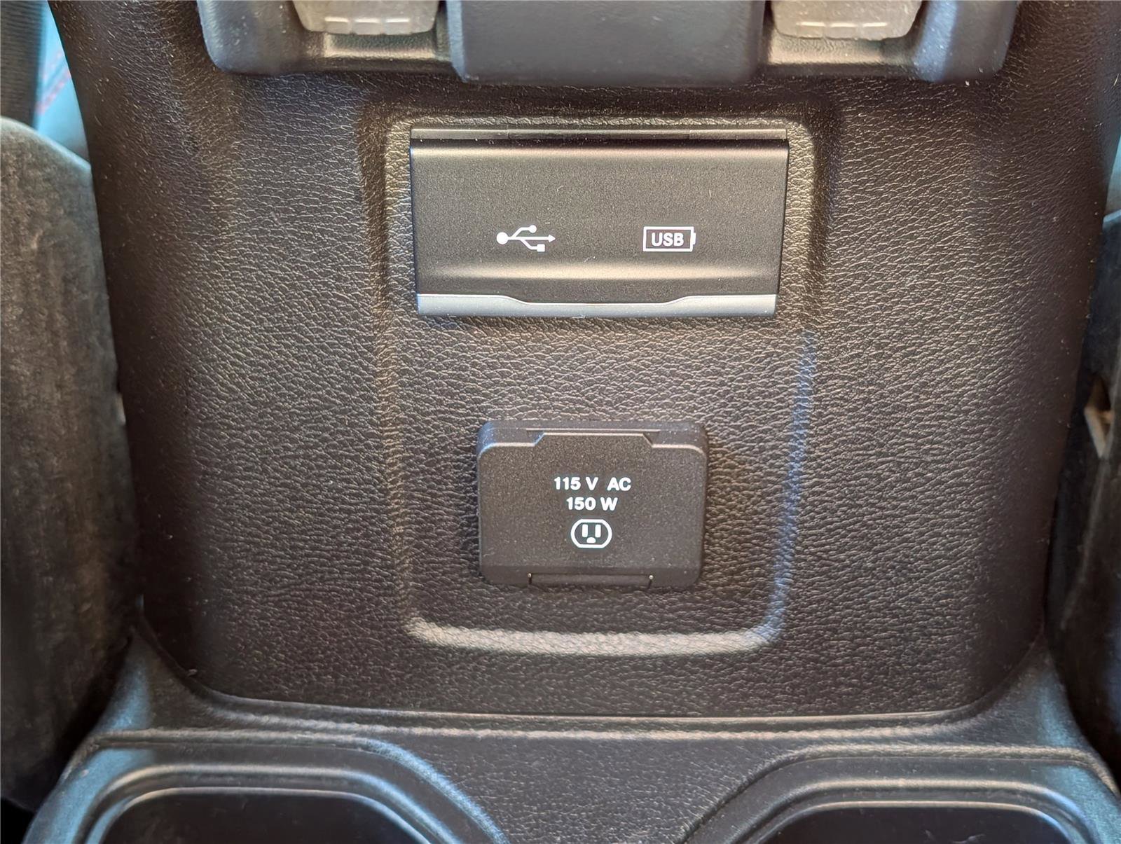 Used 2018 Jeep Wrangler Unlimited Rubicon image 16