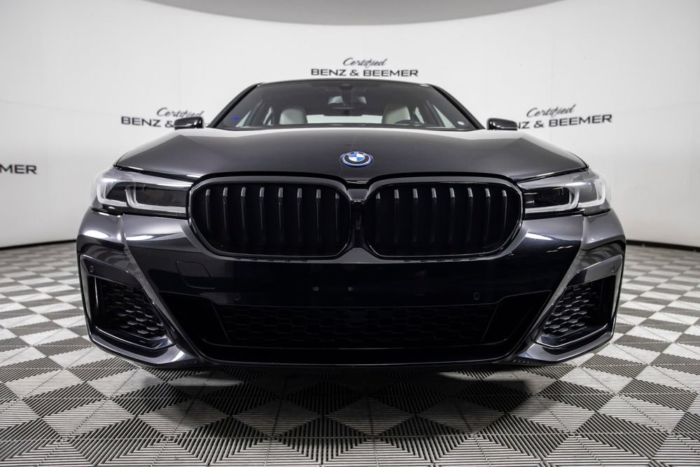 Used 2023 BMW 530e w/ M Sport Package RWD image 3