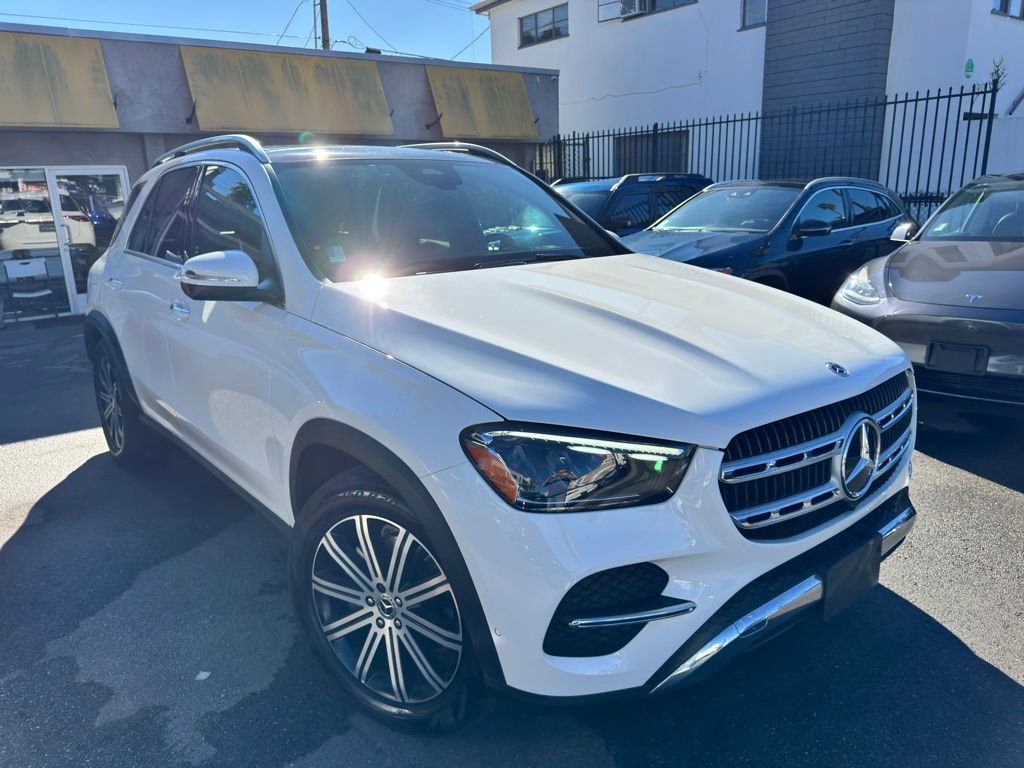 Used 2024 Mercedes-Benz GLE 350 4MATIC image 3