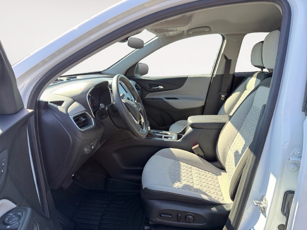 Used 2023 Chevrolet Equinox LT AWD/4WD image 7