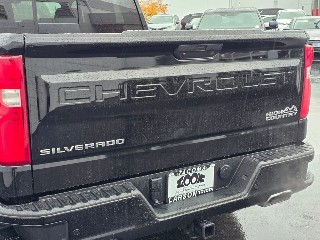 Used 2021 Chevrolet Silverado 1500 High Country w/ Technology Package image 13