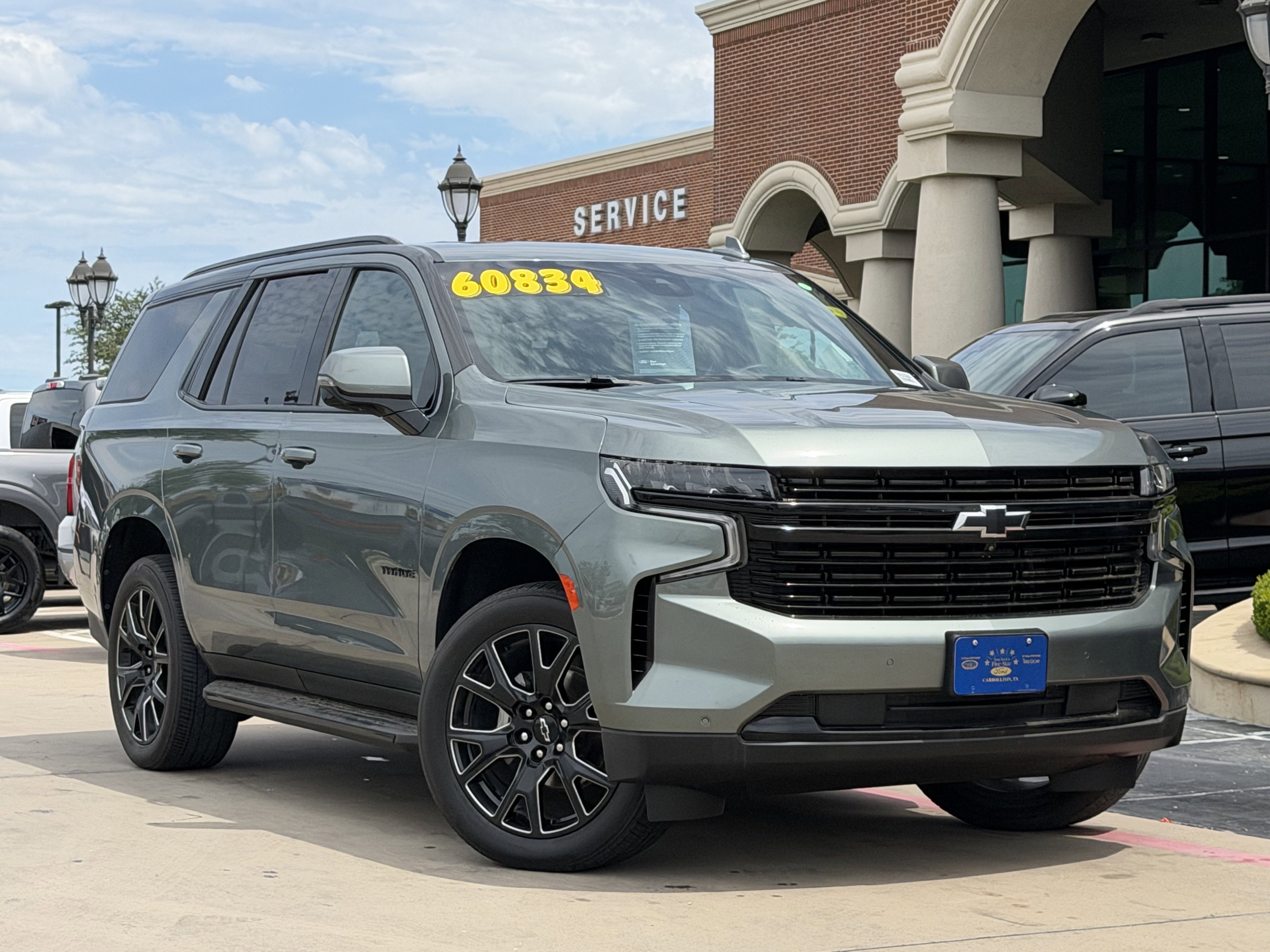 Used 2024 Chevrolet Tahoe RST w/ Luxury Package AWD/4WD image 2