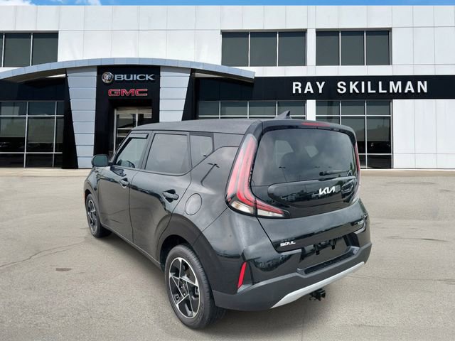 Used 2023 Kia Soul EX FWD image 3