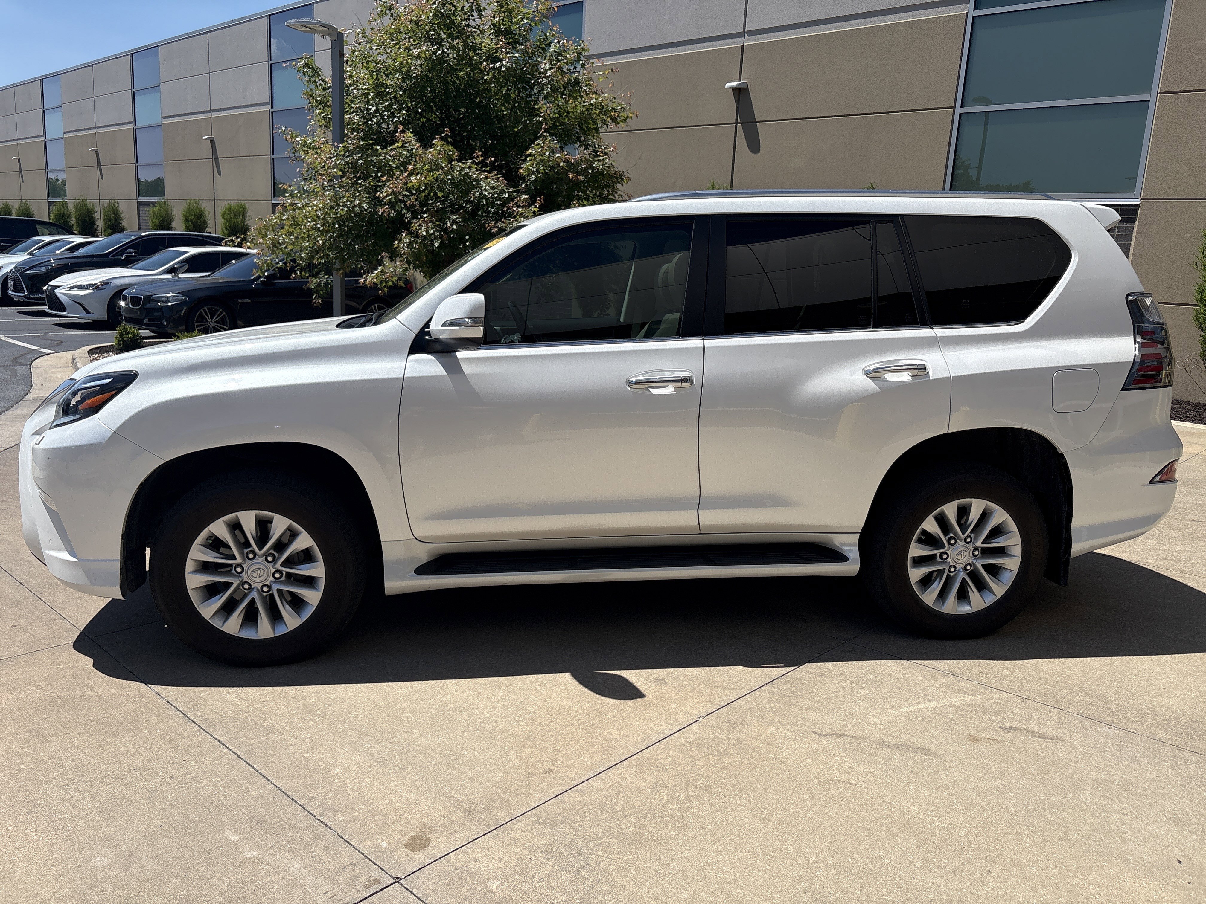 Used 2023 Lexus GX 460 Premium w/ Premium Package AWD/4WD image 34