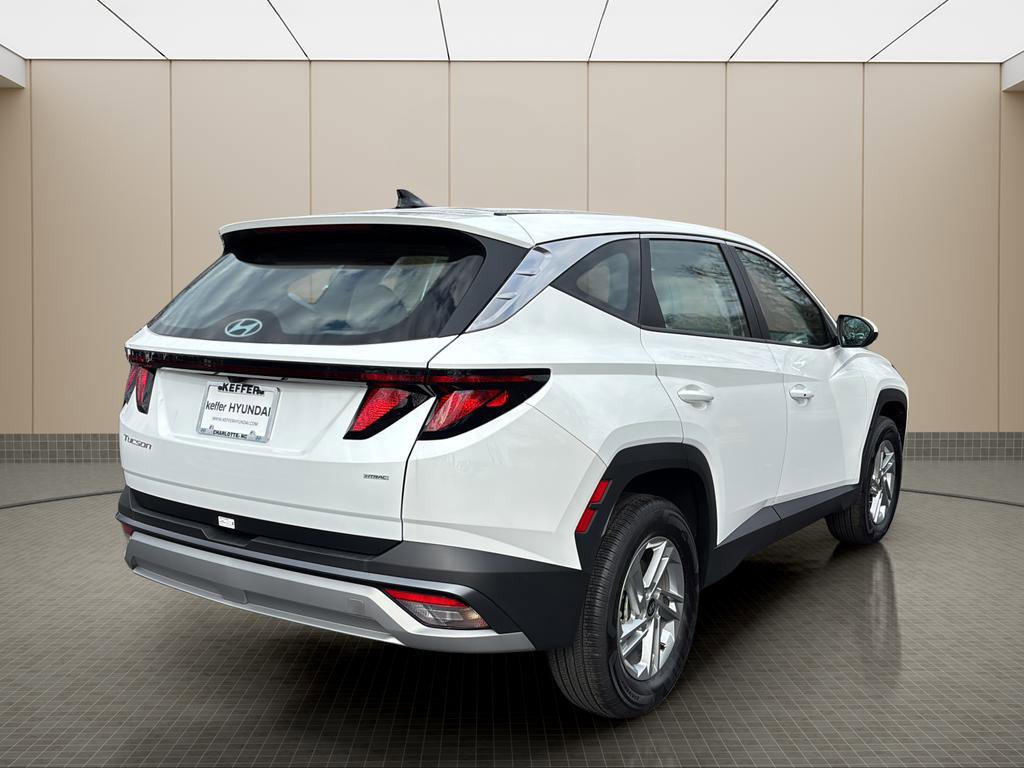 Certified 2025 Hyundai Tucson SE image 5