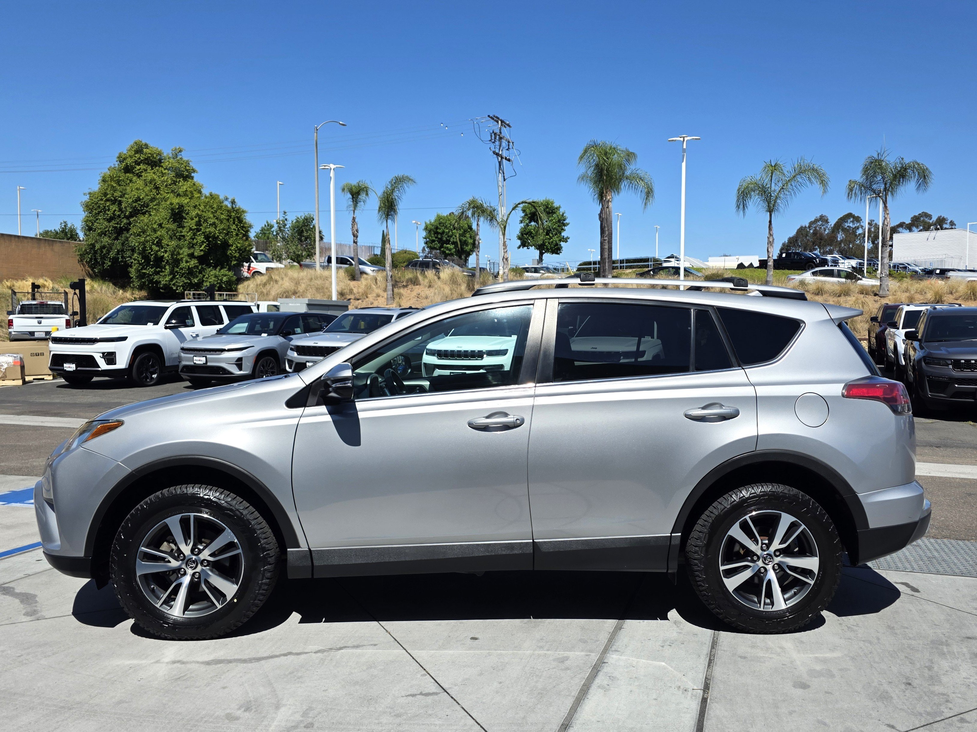 Used 2016 Toyota RAV4 XLE FWD image 2