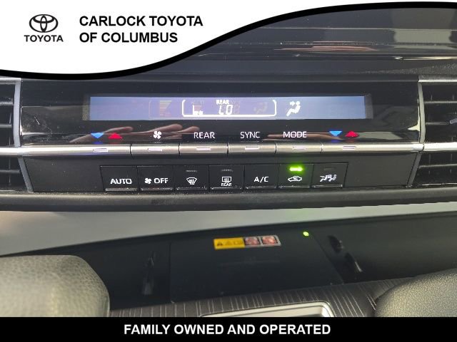 Used 2025 Toyota Sienna LE FWD image 28