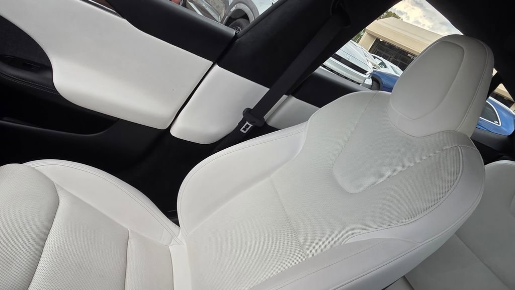 Used 2022 Tesla Model S AWD/4WD image 15