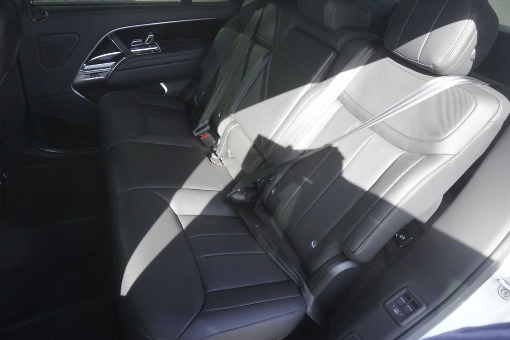 New 2026 Land Rover Range Rover Long Wheelbase SE image 30
