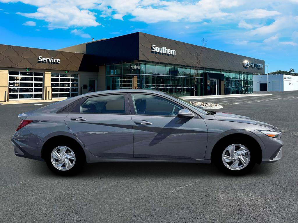 New 2026 Hyundai Elantra SE FWD image 10