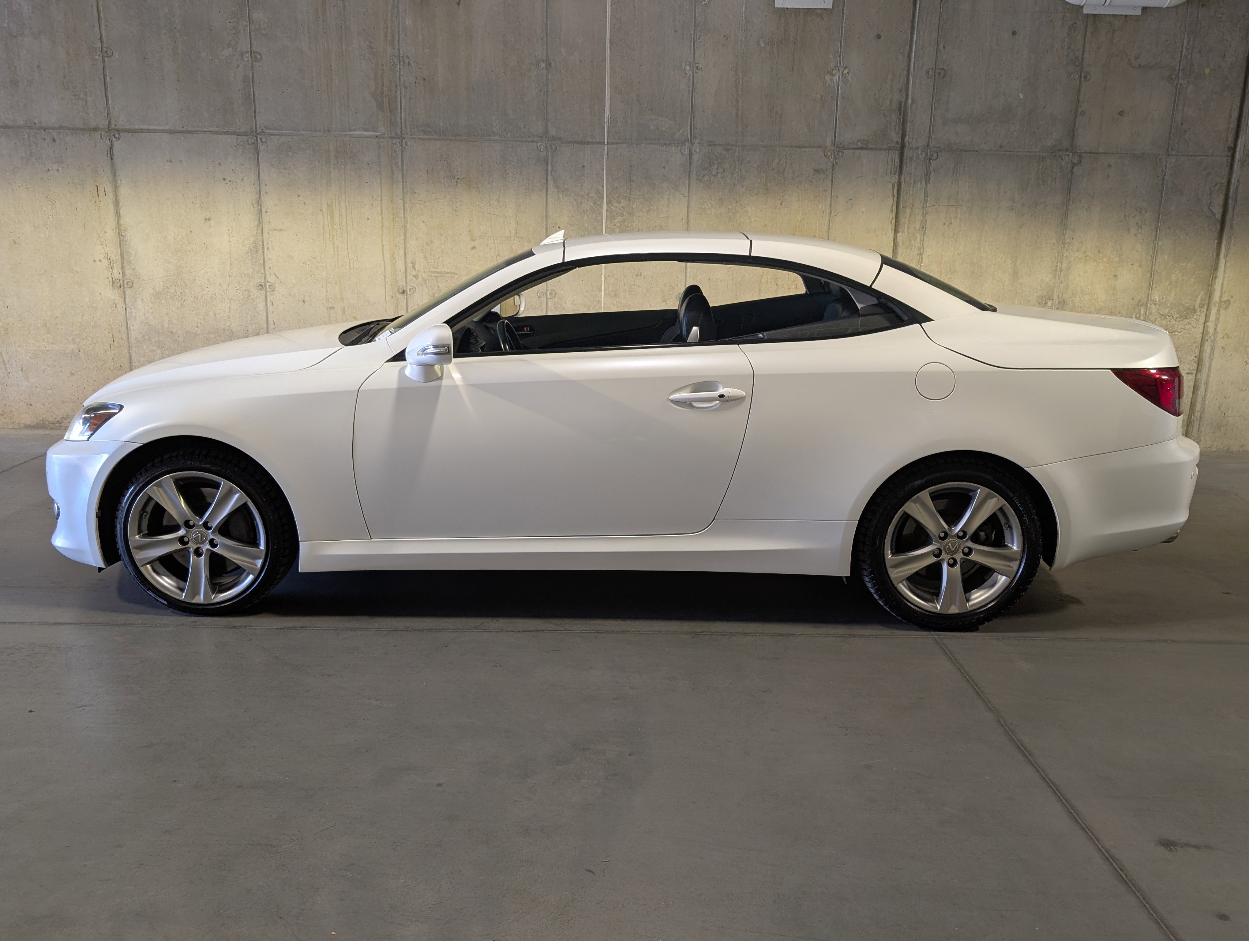 Used 2014 Lexus IS 350C w/ Luxury Package image 2