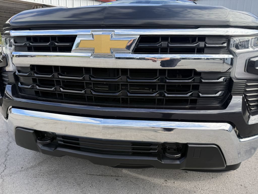 Used 2022 Chevrolet Silverado 1500 LT AWD/4WD image 19
