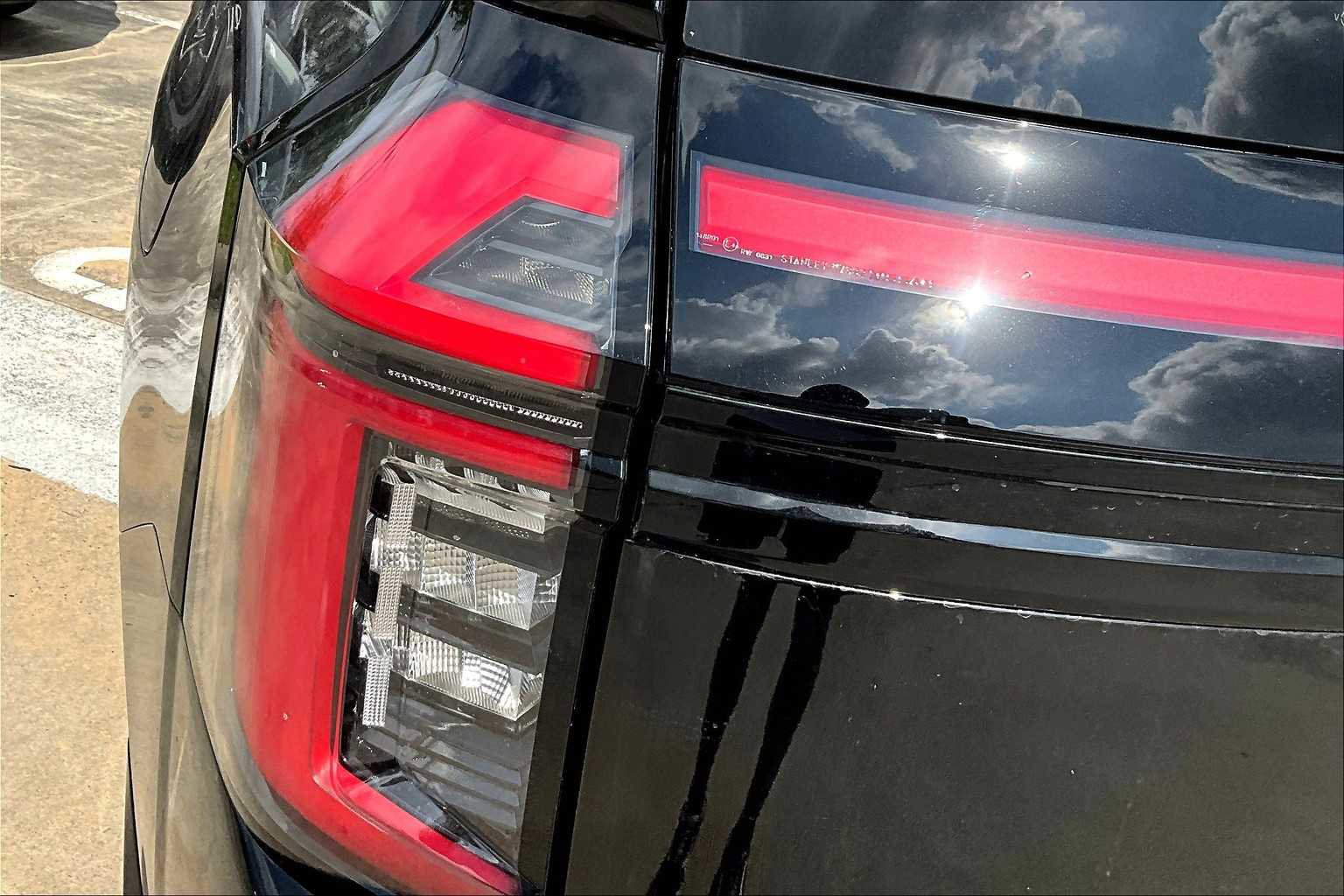 New 2025 Nissan Armada Platinum Reserve image 12