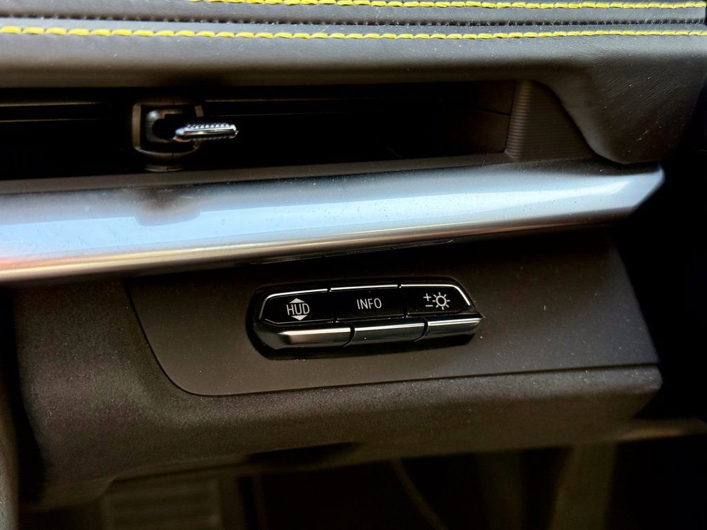 Used 2021 Chevrolet Corvette Stingray Premium Cpe w/ Z51 Performance Package image 22