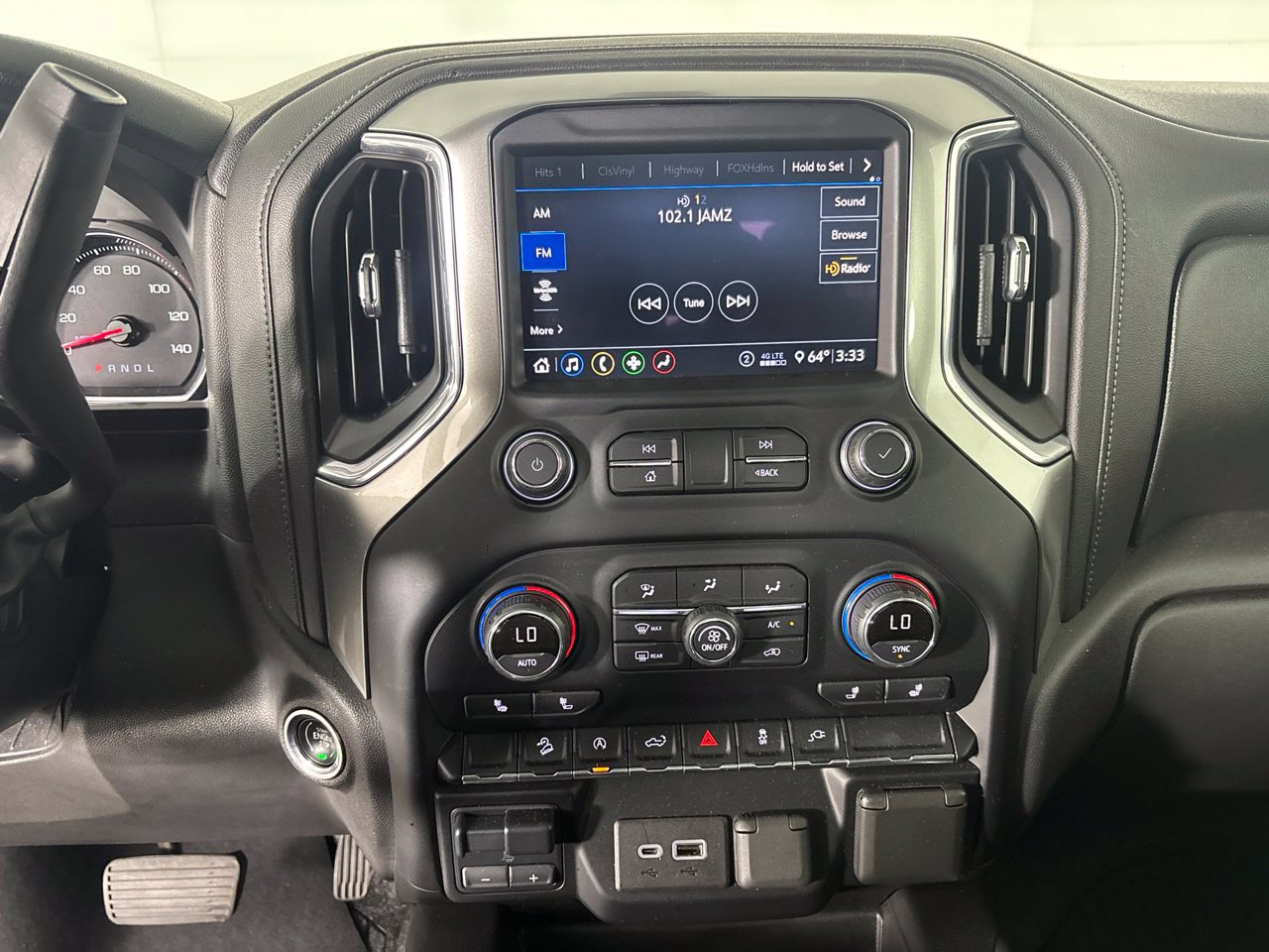 Used 2020 Chevrolet Silverado 1500 LT Trail Boss w/ Midnight Edition AWD/4WD image 18