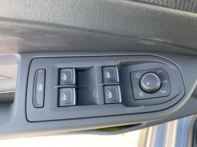 New 2026 Volkswagen GTI SE FWD image 25