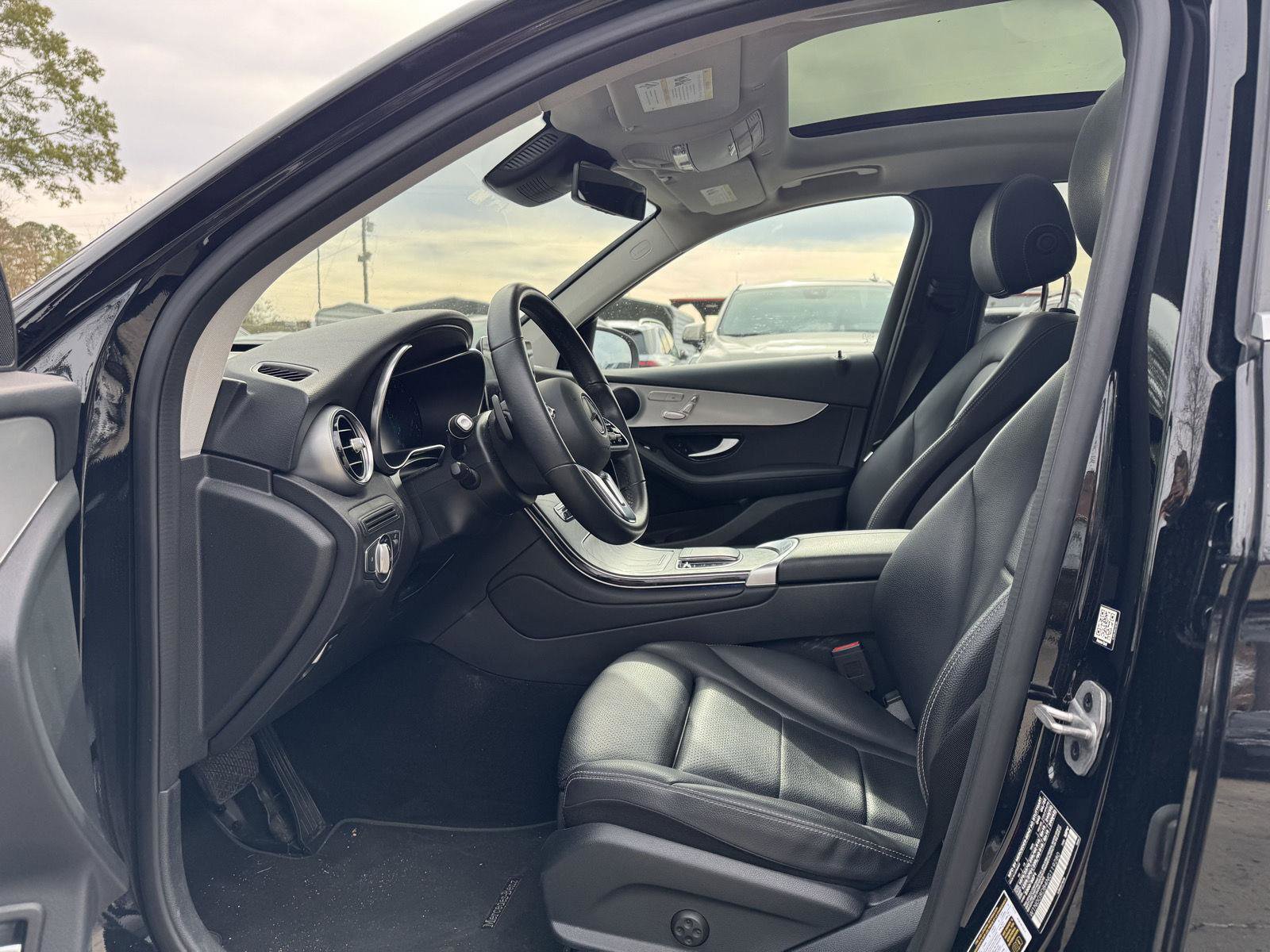 Certified 2022 Mercedes-Benz GLC 300 image 5