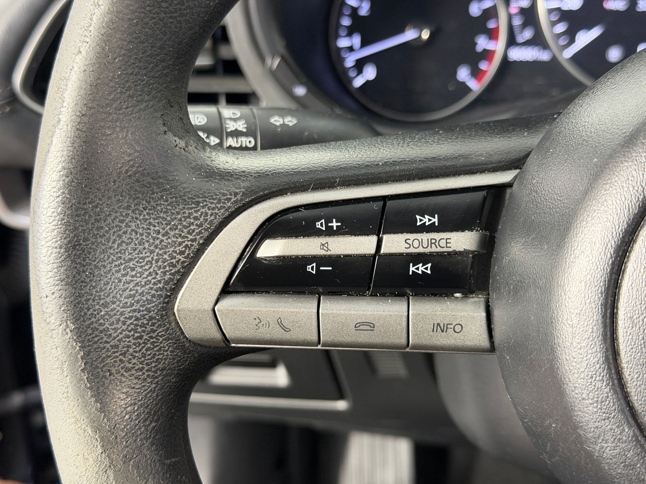 Used 2020 MAZDA MAZDA3 Sedan FWD image 14