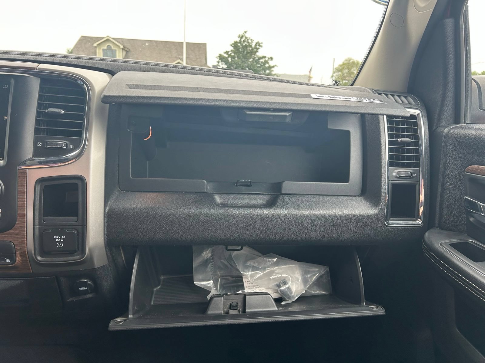 Used 2017 RAM 1500 Laramie AWD/4WD image 21